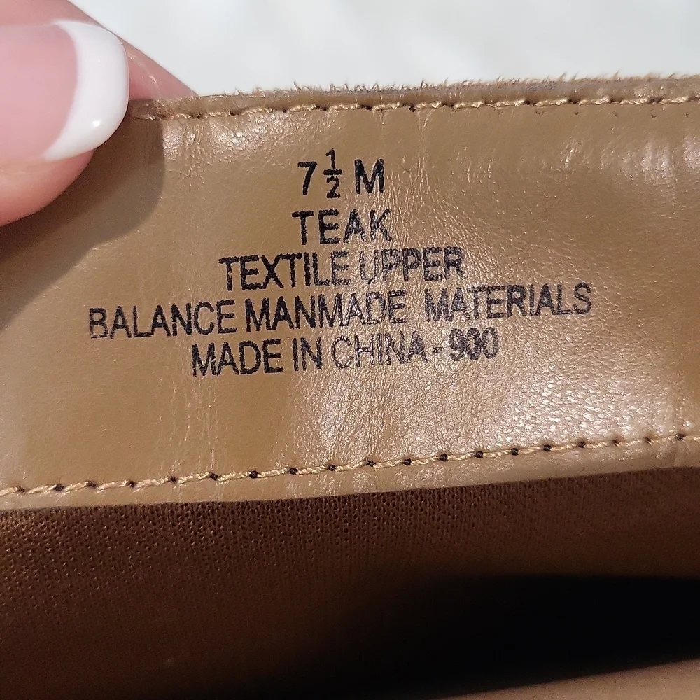 CUTE Suede boots! - Picture 9 of 12